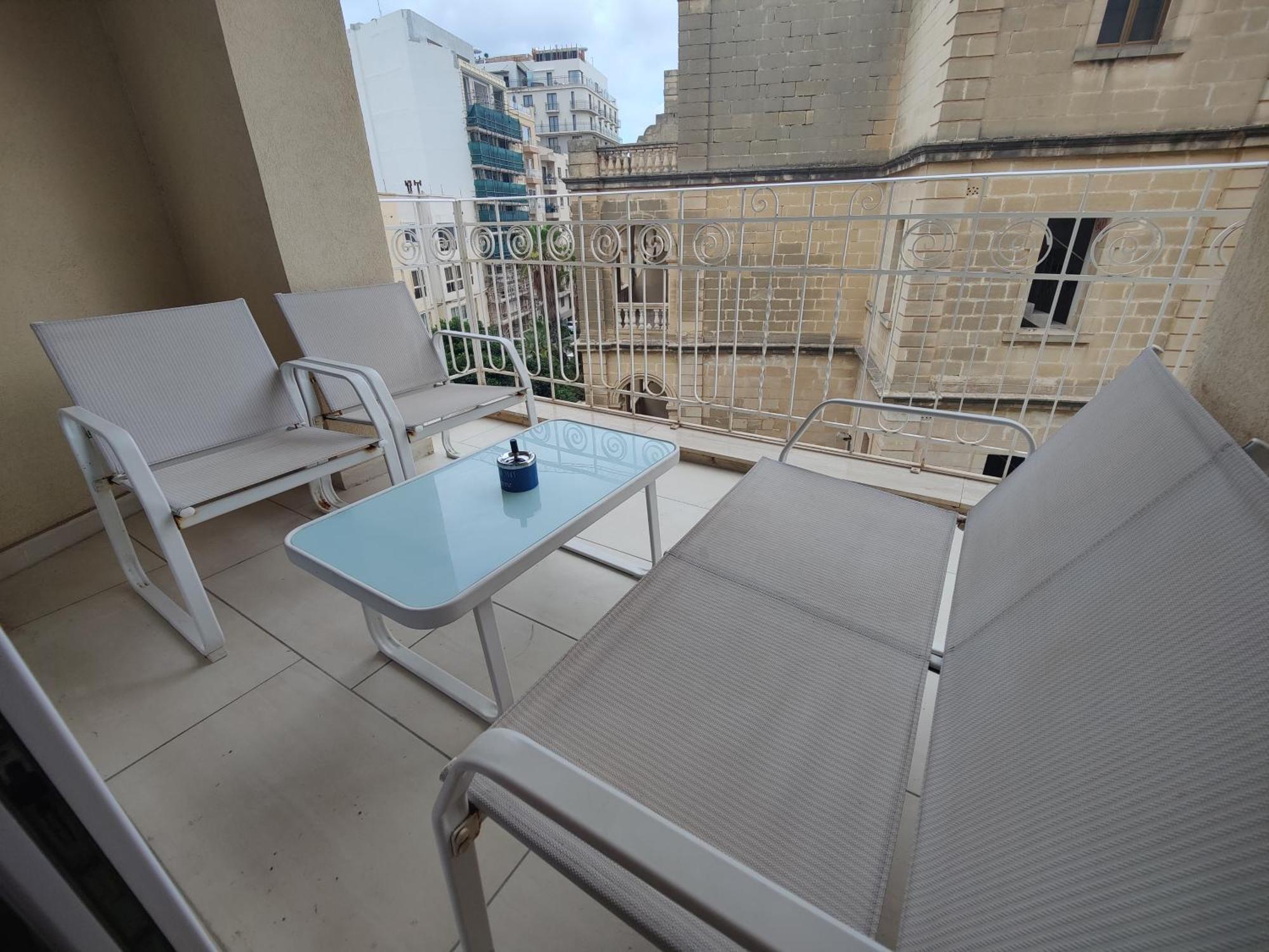 Central Modern Sliema 2 Bedroom Apartment Zewnętrze zdjęcie